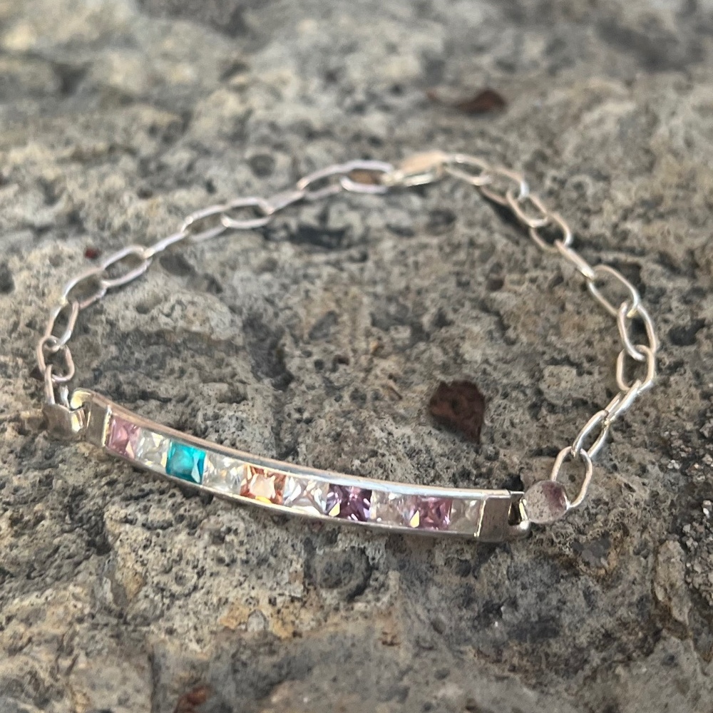 Versicolor Silver Chain Bracelet
